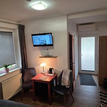 Susann 3* Szigetmonostor