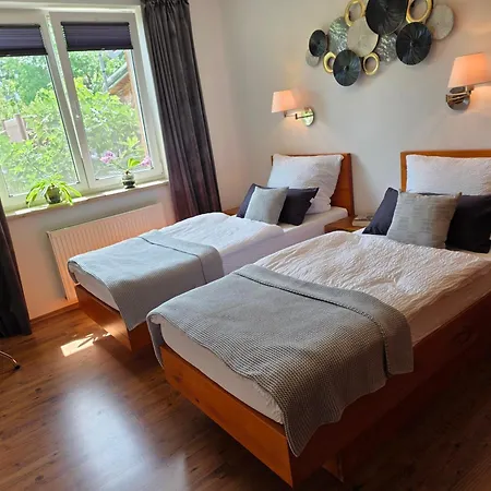 Susann Vendeghaz 3* Szigetmonostor